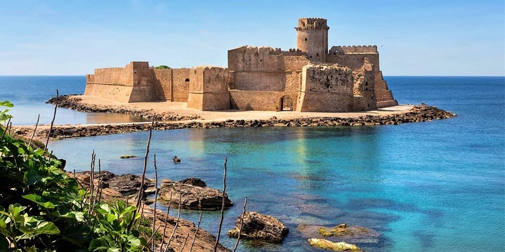 Le bellezze della Calabria: la fortezza di Le Castella